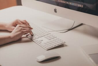 Welche Textbroker Alternative gibt es? Broker & KI-Tools im Check