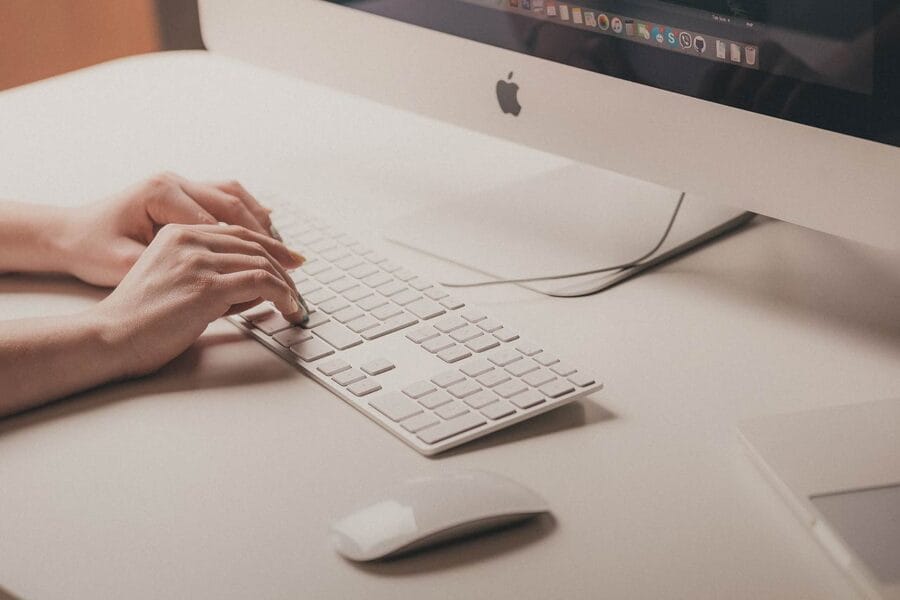 Welche Textbroker Alternative gibt es? Broker & KI-Tools im Check