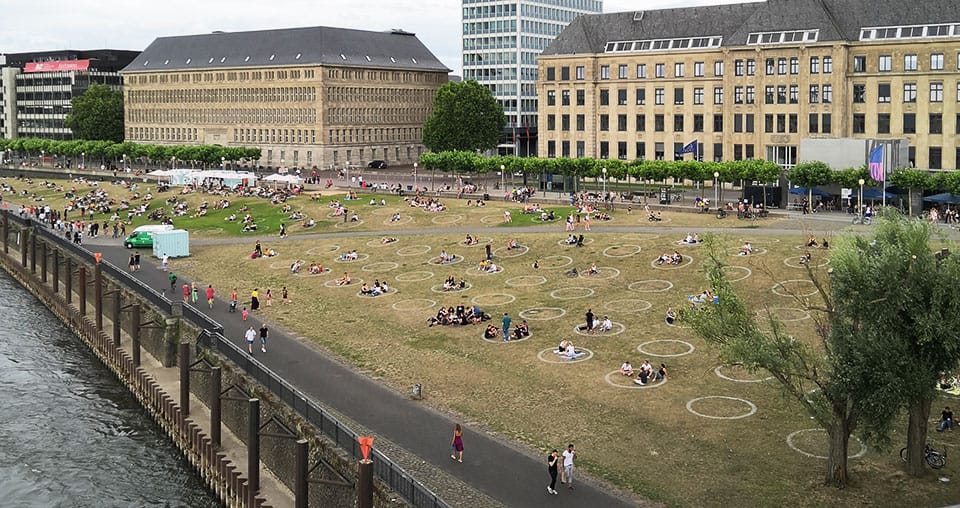 Abstandskreise an der Rheinpromenade